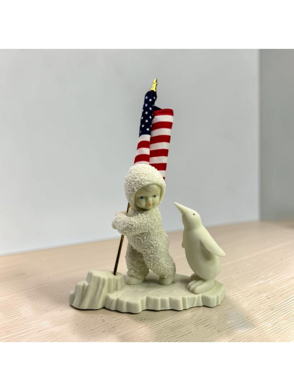 Dept 56 Snowbabies "Its A Grand Old Flag" Figurine With 2 Flags And Box